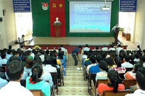 Dong Thap province: meeting with religious and ethnic students held